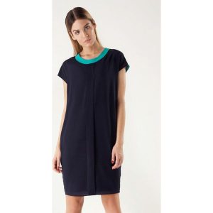 Sukienka w kolorze granatowym. Sukienki marki Far Far Fashion. W wyprzedaży za 114,95 zł.