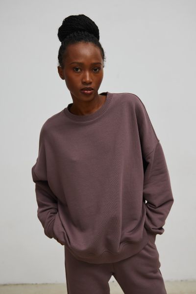 Bluza damska o kroju regular fit w kolorze BROWNIE CAKE - PHENIX-UNI. Bluzy Marsala, uniwersalny, bez wzorów, z bawełny, bez kaptura. Za 259,90 zł.