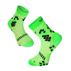 Fluorescencyjne zielone skarpetki uciskowe. Zielone skarpetki TRY TO FLY, bez wzorów. W wyprzedaży za 65,52 zł.