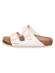Birkenstock Klapki "Arizona" w kolorze kremowym rozmiar: 40. Brązowe klapki Birkenstock, bez wzorów, z otwartym noskiem, bez obcasa. Za 388,35 zł.