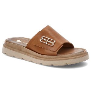 Brązowe Klapki Armodo Stylowe Obuwie Damskie Ze Skóry Naturalnej. Brązowe klapki Armodo, bez wzorów, ze skóry, bez obcasa. Za 289,00 zł.