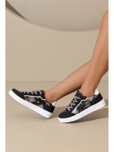 C'M Sneakersy w kolorze czarnym rozmiar: 37. Czarne trampki C'M, bez wzorów, bez zapięcia. Za 117,99 zł.