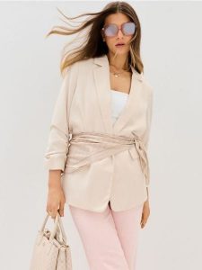 Chusta ze wzorem - beżowy. Brązowe apaszki i chusty Sinsay, bez wzorów. Za 12,99 zł.