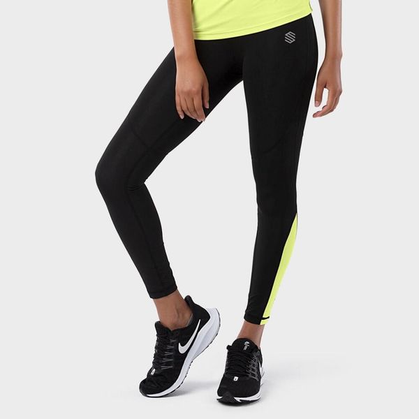 Kobieta Fitness Legginsy sportowe ze średnim stanem Golden Series SIROKO Czarny. Czarne legginsy SIROKO, bez wzorów, z elastanu. Za 150,15 zł.