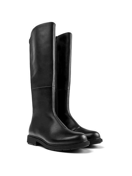 Camper Skórzane kozaki w kolorze czarnym rozmiar: 40. Czarne kozaki Camper, na zimę, bez wzorów, z materiału, bez obcasa, bez zapięcia. Za 364,56 zł.