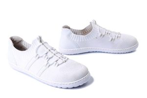 RIEKER 52854-80 white, półbuty damskie. Białe półbuty Rieker, na lato, bez wzorów, z gumy, bez obcasa, bez zapięcia. Za 223,93 zł.