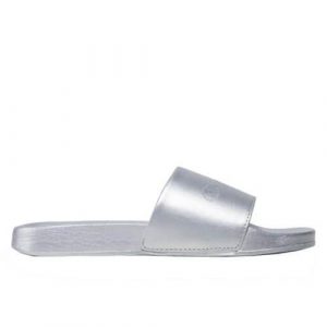 Klapki damskie Champion Queens Slide. Szare klapki Champion, bez wzorów, z materiału, bez obcasa. Za 123,00 zł.