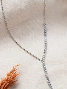 Lodie Silver Posrebrzany naszyjnik z cyrkoniami - dł. 45 cm rozmiar: onesize. Szare naszyjniki Lodie Silver, z cyrkonią, metalowe. Za 82,99 zł.