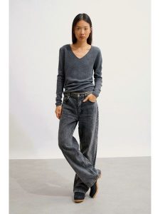 AUTHENTIC CASHMERE Kaszmirowy sweter "Galise" w kolorze antracytowym rozmiar: S. Czarne swetry oversize AUTHENTIC CASHMERE, s, bez wzorów, z kaszmiru, bez ramiączek. Za 231,13 zł.