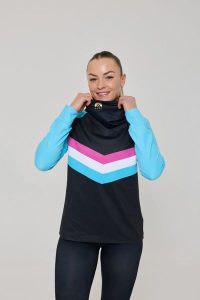 Damska koszulka termoaktywna z wysokim dekoltem Can't Touch This. Niebieskie koszule nocne OOSC, bez wzorów, z materiału, bez ramiączek. Za 294,99 zł.