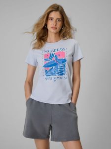 4F T-shirt regular z nadrukiem damski - niebieski M. Niebieskie t-shirty 4f, m, bez wzorów, z bawełny, bez kołnierzyka, bez ramiączek. Za 59,99 zł.