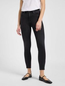 LEE DAMSKIE SPODNIE JEANSOWE LEE SCARLETT HIGH ZIP TRUE TO BLACK 112365074. Czarne jeansy Lee, bez wzorów, z jeansu. Za 209,99 zł.