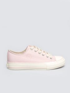 Tramki damskie niskie różowe TT274457 600. Czerwone trampki Big Star, bez wzorów, z jeansu, bez zapięcia. Za 129,99 zł.