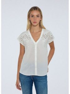 Pepe Jeans Koszulka "Nicola" w kolorze białym rozmiar: S. Białe bluzki Pepe Jeans, s, bez wzorów, z bawełny, bez kołnierzyka, bez ramiączek. Za 141,19 zł.