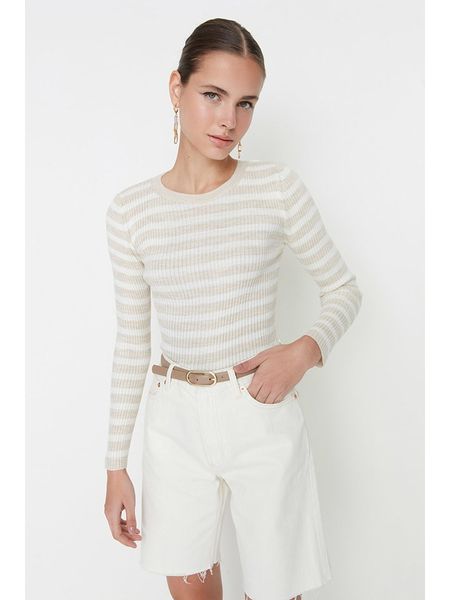 Trendyol Koszulka w kolorze beżowo-białym rozmiar: M. Brązowe bluzki Trendyol, m, bez wzorów, ze splotem, bez kołnierzyka, bez ramiączek. Za 78,47 zł.