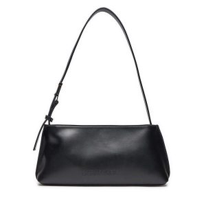 Torebka Calvin Klein. Czarne torebki klasyczne Calvin Klein, bez wzorów, bez dodatków. Za 289,99 zł.