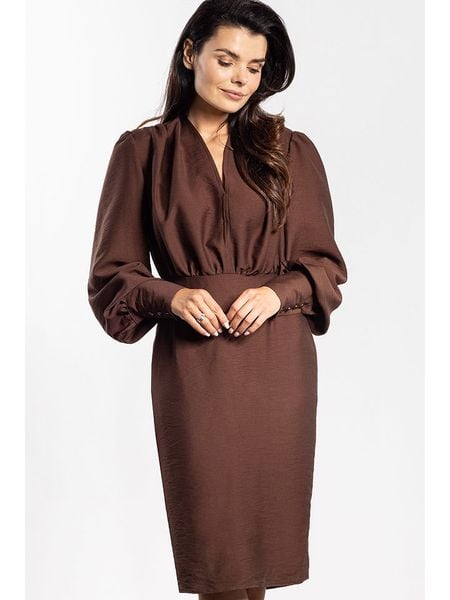 Awama Sukienka w kolorze brązowym rozmiar: L. Brązowe sukienki Awama, l, bez wzorów, bez kołnierzyka, bez ramiączek, midi. Za 183,15 zł.
