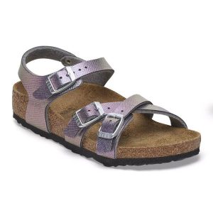 Sandały Birkenstock Kumba 1029441 fioletowe. Fioletowe sandały bez wzorów, z materiału, bez obcasa, bez zapięcia. Za 460,03 zł.