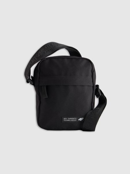 4F Saszetka - czarna Uniwersalny. Czarne nerki i saszetki 4f, bez wzorów. Za 79,99 zł.