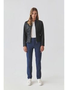 TATUUM Kurtka w kolorze czarnym ze skóry syntetycznej rozmiar: 38. Czarne kurtki Tatuum, bez wzorów, ze skóry, bez kaptura. Za 220,63 zł.