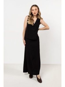 Awama Sukienka w kolorze czarnym rozmiar: M. Czarne sukienki Awama, na co dzień, m, bez wzorów, bez kołnierzyka, bez ramiączek, maxi, proste. Za 119,99 zł.