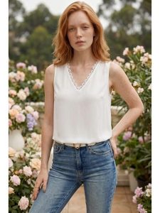 SOULSHAE Top w kolorze białym rozmiar: XXL/3XL. Białe topy SOULSHAE, xl, bez wzorów, bez kołnierzyka, bez ramiączek. Za 139,95 zł.