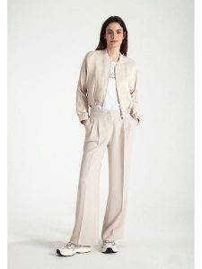 More & More Kurtka w kolorze kremowym rozmiar: 46. Brązowe kurtki More & More, bez wzorów, bez kaptura. Za 130,99 zł.