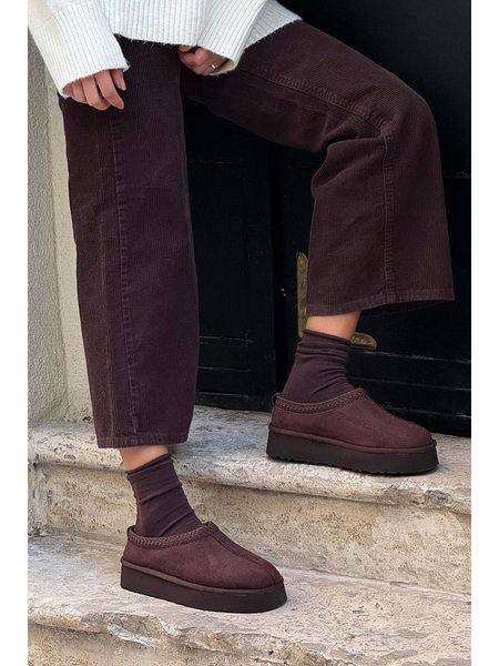 Trendyol Skórzane botki w kolorze brązowym rozmiar: 39. Brązowe botki Trendyol, bez wzorów, z wełny, bez obcasa, na platformie, bez zapięcia. Za 227,31 zł.