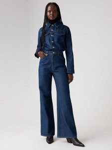 Levi's Kombinezon w kolorze granatowym rozmiar: W30. Niebieskie kombinezony Levi's®, s, bez wzorów, z bawełny, bez kołnierzyka, bez ramiączek. Za 210,81 zł.