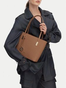 MEXX Torebka CEO-MEXX-X-001-10 Beżowy ciemny. Brązowe torebki klasyczne Mexx, bez wzorów, ze skóry, bez dodatków. Za 119,99 zł.