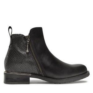 Botki Lasocki. Czarne botki Lasocki, bez wzorów, bez obcasa, na płaskiej podeszwie, bez zapięcia. Za 249,99 zł.