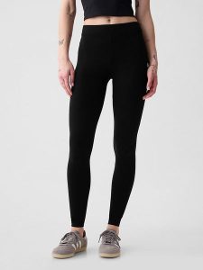GAP Legginsy w kolorze czarnym rozmiar: L. Czarne legginsy GAP, bez wzorów. Za 79,03 zł.