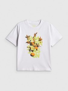 4F T-shirt boxy z nadrukiem damski - biały S. Białe t-shirty 4f, s, bez wzorów, z bawełny, bez kołnierzyka, bez ramiączek. Za 69,99 zł.