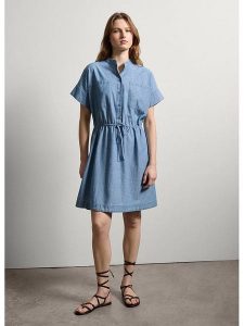 STEFANEL Sukienka w kolorze błękitnym rozmiar: M. Niebieskie sukienki Stefanel, na co dzień, m, bez wzorów, z bawełny, bez kołnierzyka, bez ramiączek, midi, proste. Za 173,99 zł.