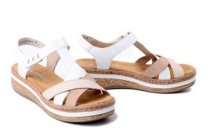 RIEKER V0919-80 white combination, sandały damskie. Białe sandały Rieker, bez wzorów, bez obcasa, bez zapięcia. Za 339,90 zł.