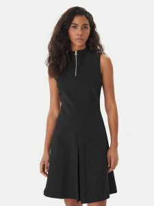 HUGO Sukienka codzienna Noella 50557496 Czarny Regular Fit. Czarne sukienki Hugo, na co dzień, xxl, bez wzorów, z wiskozy, bez kołnierzyka, bez ramiączek, proste. Za 656,99 zł.