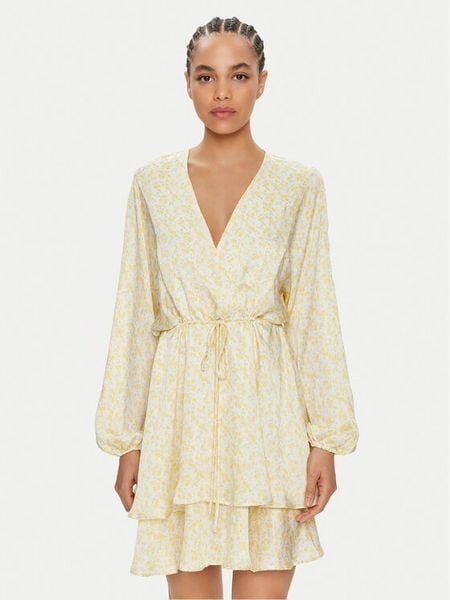 Gina Tricot Sukienka letnia 22684 Żółty Loose Fit. Żółte kombinezony Gina Tricot, na lato, m, bez wzorów, z syntetyku, bez kołnierzyka, bez ramiączek. Za 229,99 zł.