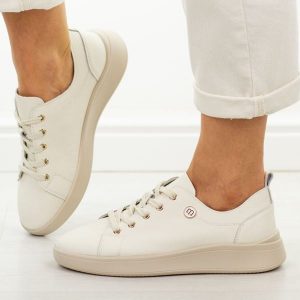 Beżowe skórzane półbuty damskie Vinceza 41508. Brązowe półbuty VINCEZA, na jesień, bez wzorów, z jeansu, z okrągłym noskiem, bez obcasa, na płaskiej podeszwie, bez zapięcia. Za 219,00 zł.