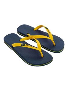 Ipanema Japonki w kolorze żółto-granatowym rozmiar: 37. Niebieskie klapki Ipanema, bez wzorów, z tworzywa sztucznego, z otwartym noskiem, bez obcasa. Za 61,46 zł.
