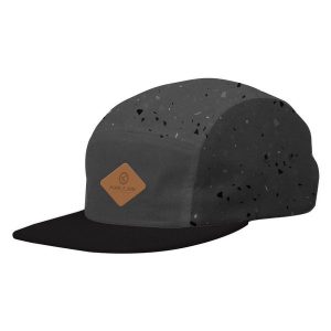 Czapka Kellys Grit. Czarne czapki Kellys, bez wzorów, z materiału, eleganckie. Za 150,00 zł.