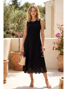 SOULSHAE Sukienka w kolorze czarnym rozmiar: XXL/3XL. Czarne sukienki SOULSHAE, xl, bez wzorów, bez kołnierzyka, bez ramiączek, midi. Za 131,45 zł.