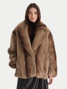 Dixie Futro V330Y004A Brązowy Regular Fit. Brązowe płaszcze Dixie, s, bez wzorów, z futra, bez kaptura. Za 989,99 zł.