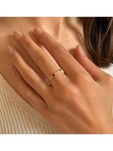 OR Carats Złoty pierścionek z diamentem i kamieniem szlachetnym rozmiar: 58. Czerwone pierścionki OR Carats, z diamentem, złote. Za 457,95 zł.