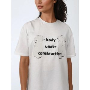 Biały T-shirt Damski - Body Under Construction BeShaped. Białe t-shirty BESHAPED, bez wzorów, z bawełny, bez kołnierzyka, bez ramiączek. W wyprzedaży za 169,15 zł.