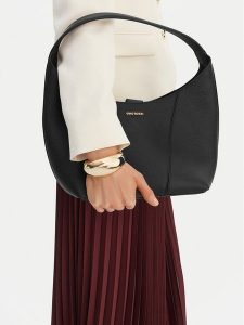 GINO ROSSI Torebka EO-LA321-1072 Czarny. Czarne torebki klasyczne Gino Rossi, bez wzorów, ze skóry, bez dodatków. Za 469,99 zł.