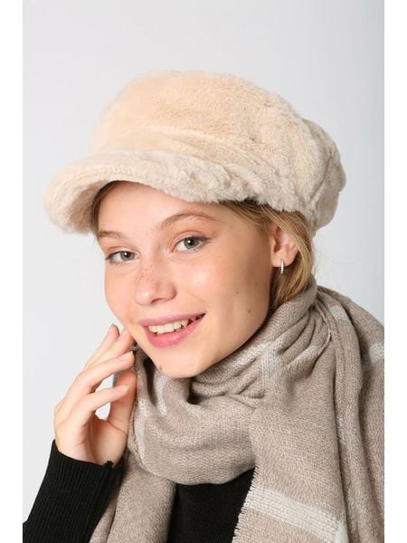 Lucky Bees Czapka w kolorze kremowym rozmiar: onesize. Brązowe czapki Lucky Bees, bez wzorów, z futra. Za 47,95 zł.