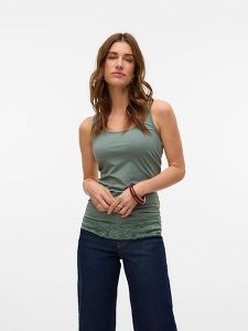 Vero Moda Top w kolorze zielonym rozmiar: XL. Zielone topy Vero Moda, xl, bez wzorów, z koronki, bez kołnierzyka, bez ramiączek. Za 48,28 zł.