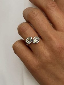 Les Petites Précieuses Pozłacany pierścionek z kwarcem i cyrkoniami rozmiar: 52. Żółte pierścionki Les Petites Précieuses, z cyrkonią, pozłacane. Za 209,82 zł.