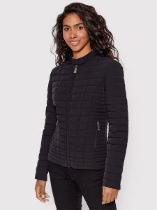 Guess Kurtka przejściowa Vona W2YL1I W6NW2 Czarny Slim Fit. Czarne kurtki Guess, xs, z aplikacjami, z syntetyku, bez kaptura. Za 430,00 zł.