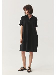 TATUUM Sukienka w kolorze czarnym rozmiar: XL. Czarne sukienki Tatuum, xl, bez wzorów, bez kołnierzyka, bez ramiączek, midi. Za 200,13 zł.